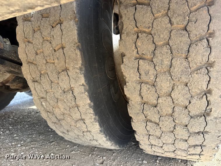 image for item EG2001 2013 Freightliner 108SD crane truck