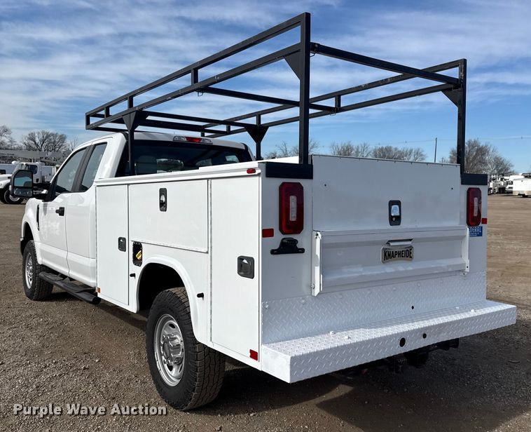 image for item EG2004 2019 Ford F250 XL Ext. Cab pickup truck