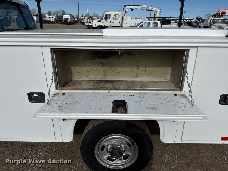 image for item EG2004 2019 Ford F250 XL Ext. Cab pickup truck