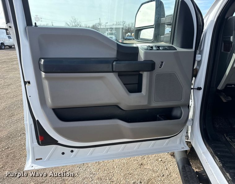 image for item EG2004 2019 Ford F250 XL Ext. Cab pickup truck