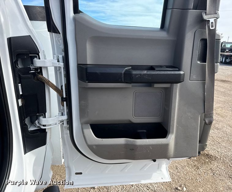 image for item EG2004 2019 Ford F250 XL Ext. Cab pickup truck