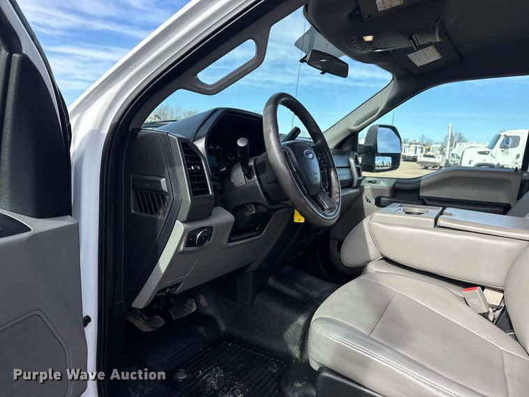 image for item EG2004 2019 Ford F250 XL Ext. Cab pickup truck