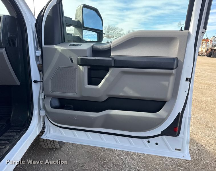 image for item EG2004 2019 Ford F250 XL Ext. Cab pickup truck