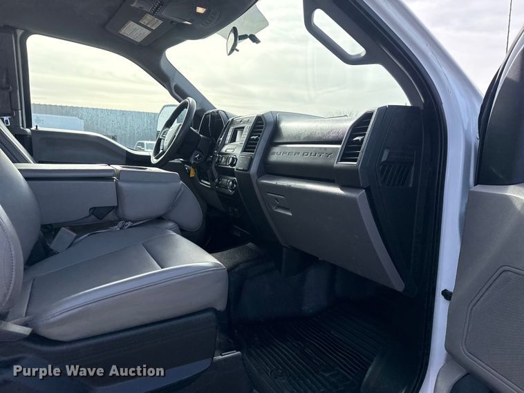 image for item EG2004 2019 Ford F250 XL Ext. Cab pickup truck