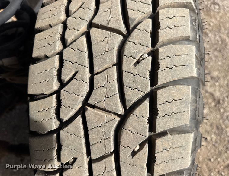 image for item EG2004 2019 Ford F250 XL Ext. Cab pickup truck