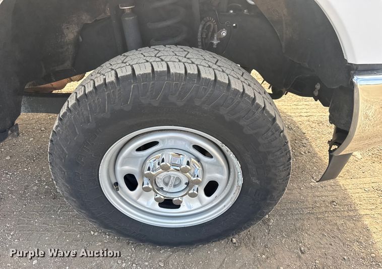 image for item EG2004 2019 Ford F250 XL Ext. Cab pickup truck