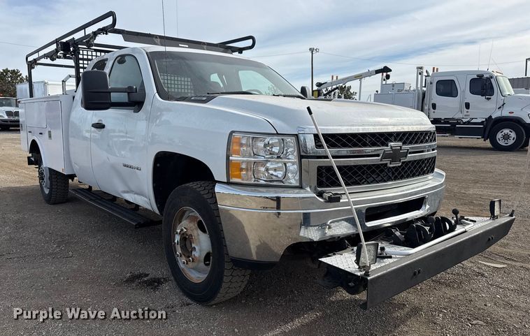 image for item EG2006 2011 Chevrolet Silverado 3500HD Ext. Cab utility bed pickup truck