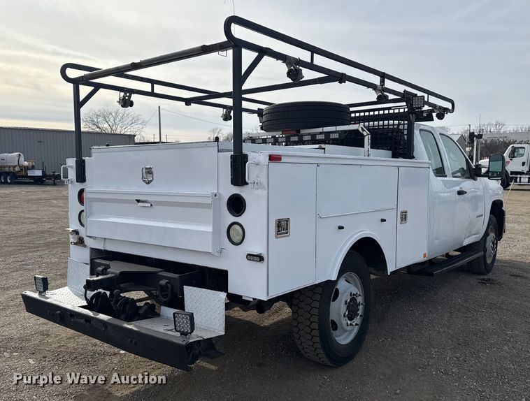 image for item EG2006 2011 Chevrolet Silverado 3500HD Ext. Cab utility bed pickup truck