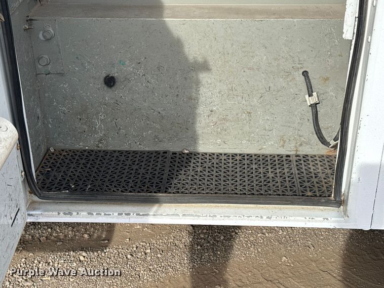 image for item EG2006 2011 Chevrolet Silverado 3500HD Ext. Cab utility bed pickup truck