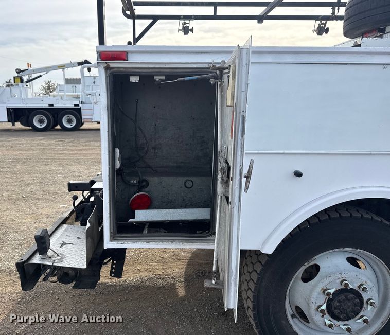 image for item EG2006 2011 Chevrolet Silverado 3500HD Ext. Cab utility bed pickup truck