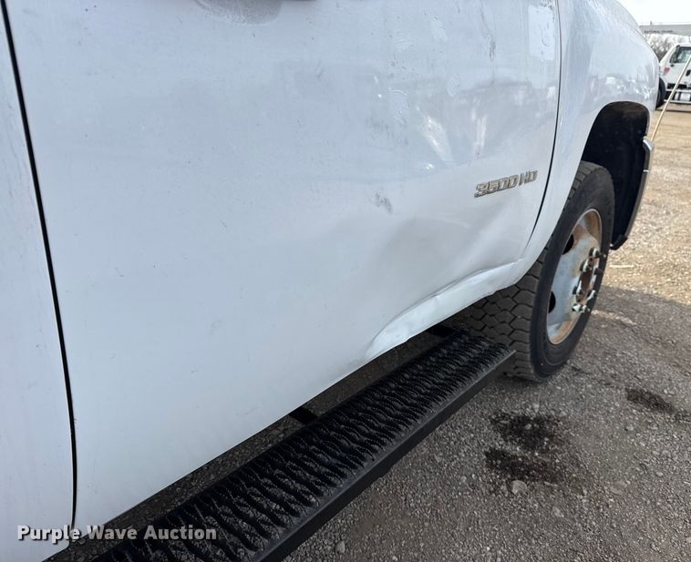 image for item EG2006 2011 Chevrolet Silverado 3500HD Ext. Cab utility bed pickup truck