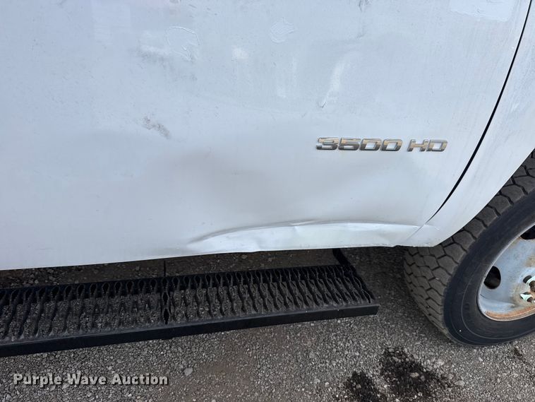 image for item EG2006 2011 Chevrolet Silverado 3500HD Ext. Cab utility bed pickup truck