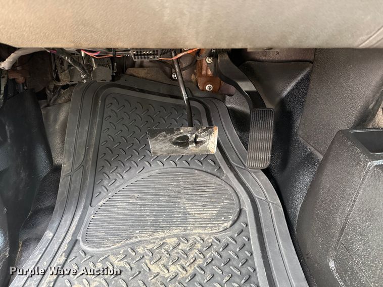 image for item EG2006 2011 Chevrolet Silverado 3500HD Ext. Cab utility bed pickup truck