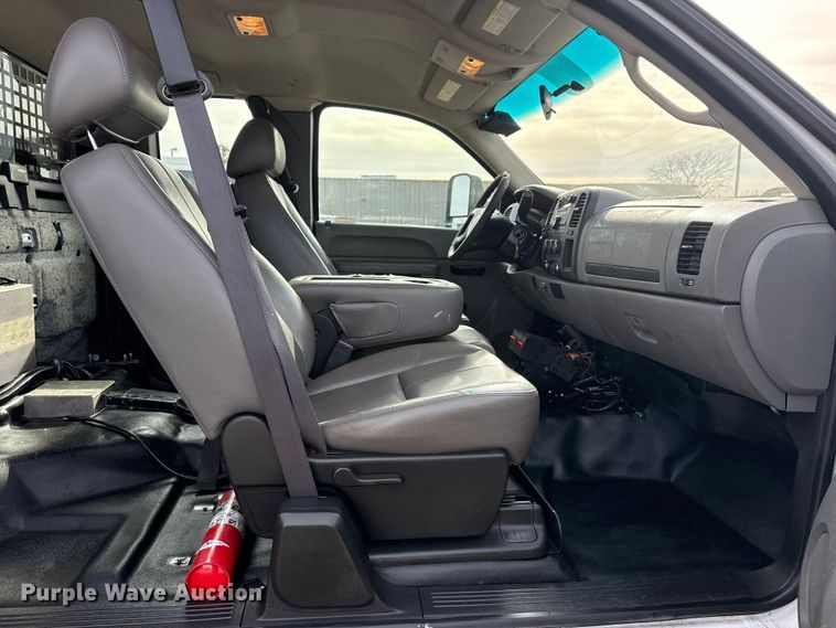 image for item EG2006 2011 Chevrolet Silverado 3500HD Ext. Cab utility bed pickup truck