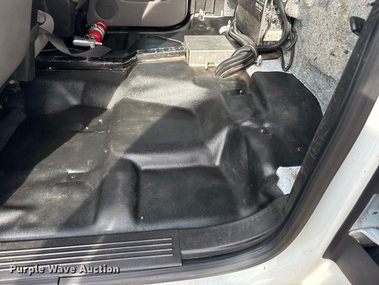 image for item EG2006 2011 Chevrolet Silverado 3500HD Ext. Cab utility bed pickup truck