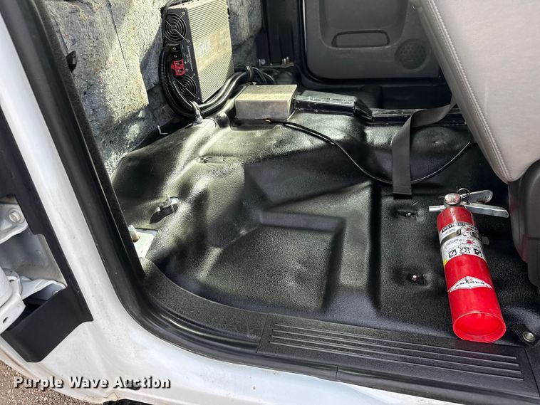 image for item EG2006 2011 Chevrolet Silverado 3500HD Ext. Cab utility bed pickup truck