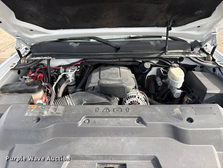 image for item EG2006 2011 Chevrolet Silverado 3500HD Ext. Cab utility bed pickup truck