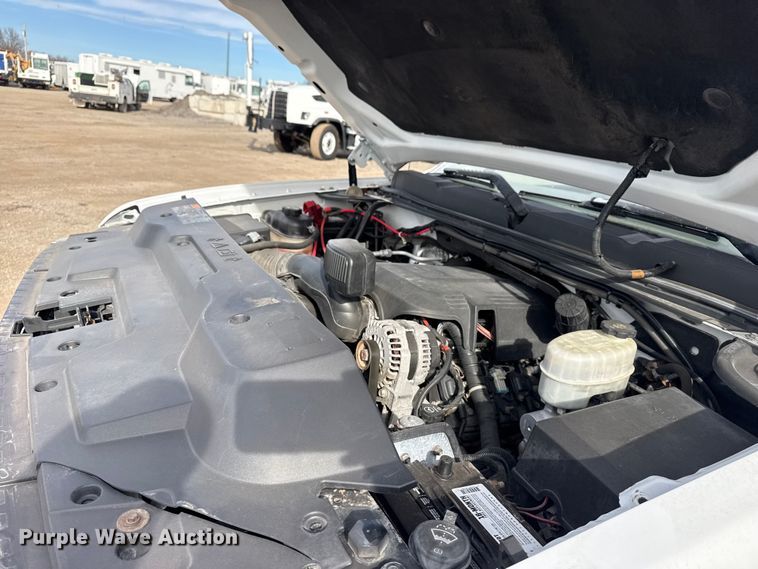 image for item EG2006 2011 Chevrolet Silverado 3500HD Ext. Cab utility bed pickup truck