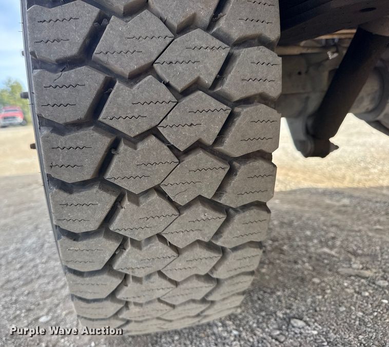 image for item EG2006 2011 Chevrolet Silverado 3500HD Ext. Cab utility bed pickup truck