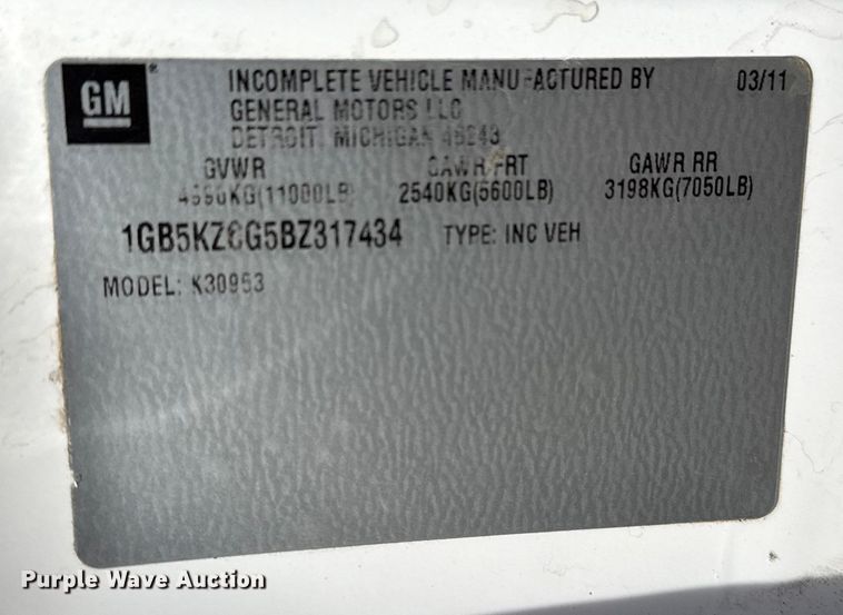 image for item EG2006 2011 Chevrolet Silverado 3500HD Ext. Cab utility bed pickup truck