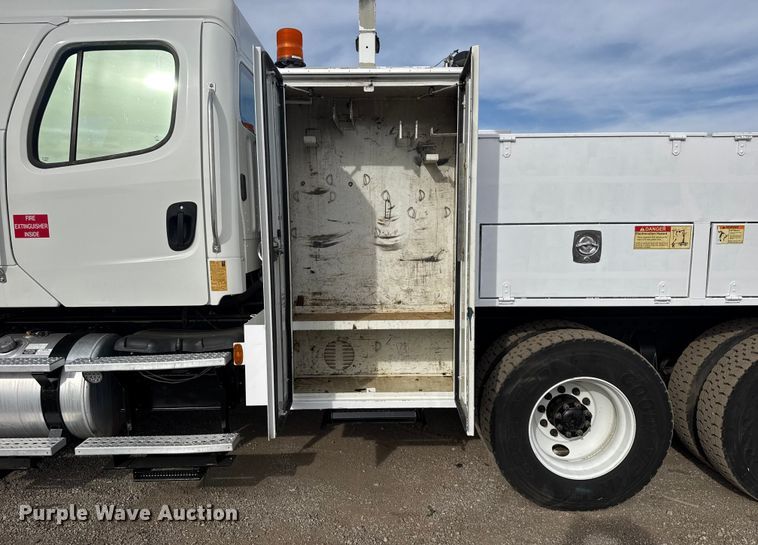 image for item EG2007 2014 Freightliner 108SD crane truck