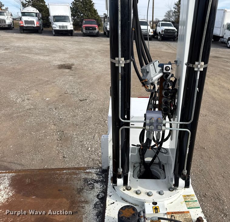 image for item EG2007 2014 Freightliner 108SD crane truck