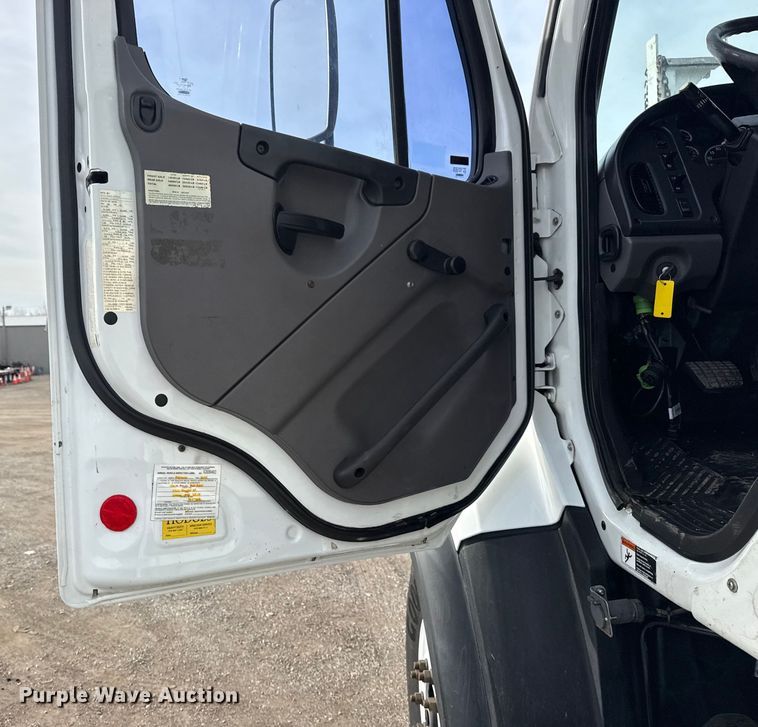 image for item EG2007 2014 Freightliner 108SD crane truck