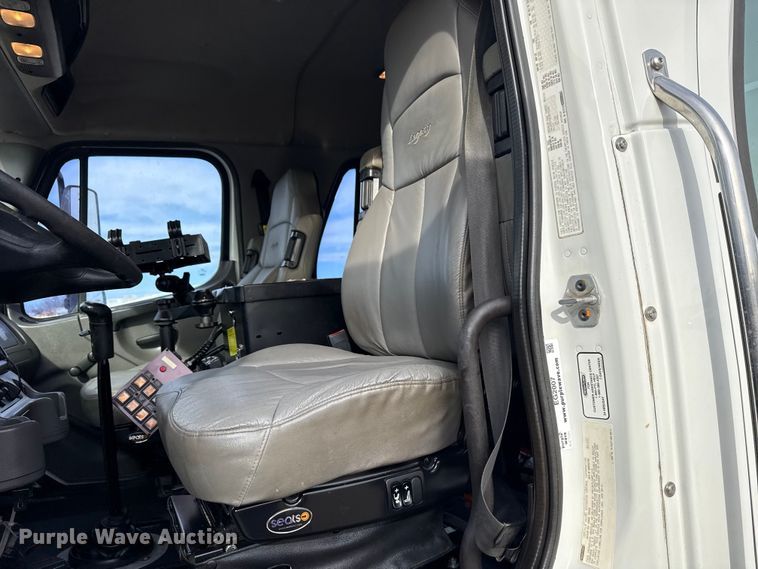 image for item EG2007 2014 Freightliner 108SD crane truck