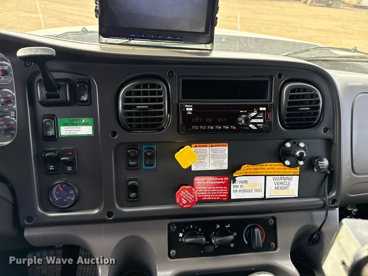 image for item EG2007 2014 Freightliner 108SD crane truck