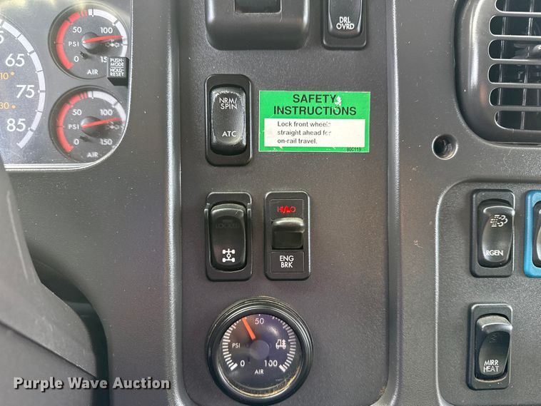 image for item EG2007 2014 Freightliner 108SD crane truck