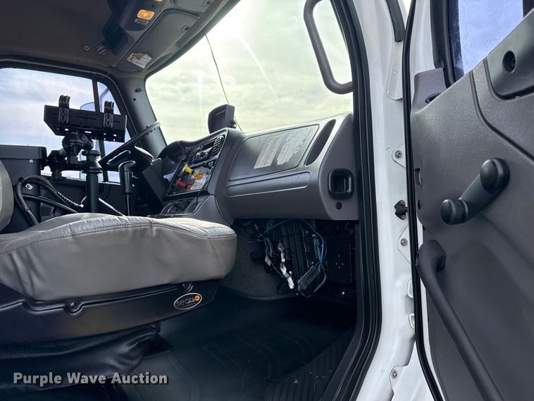 image for item EG2007 2014 Freightliner 108SD crane truck