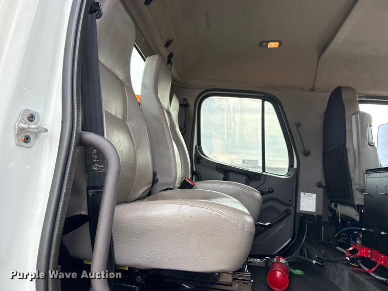 image for item EG2007 2014 Freightliner 108SD crane truck