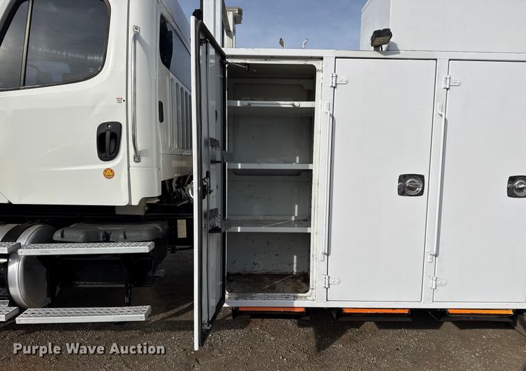 image for item EG2008 2016 Freightliner 108SD crane truck