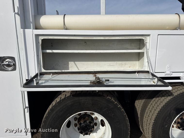 image for item EG2008 2016 Freightliner 108SD crane truck