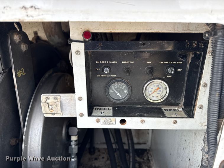 image for item EG2008 2016 Freightliner 108SD crane truck