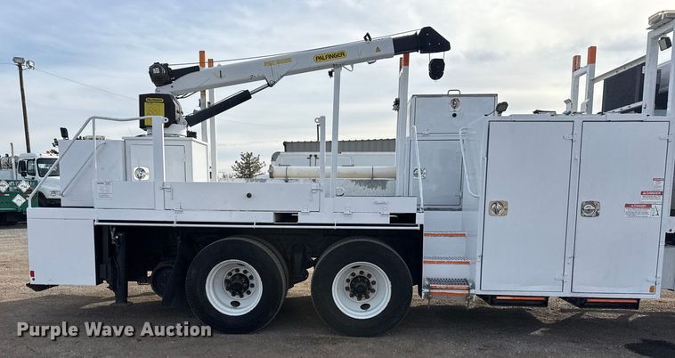 image for item EG2008 2016 Freightliner 108SD crane truck