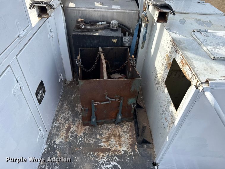 image for item EG2008 2016 Freightliner 108SD crane truck