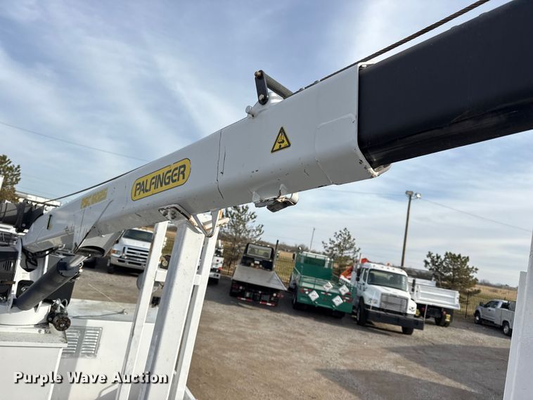 image for item EG2008 2016 Freightliner 108SD crane truck