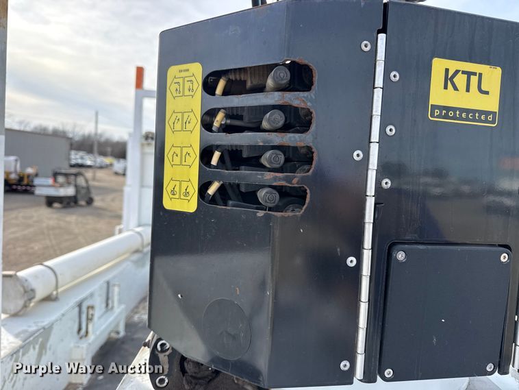 image for item EG2008 2016 Freightliner 108SD crane truck