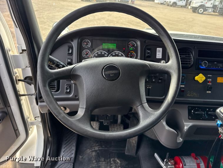 image for item EG2008 2016 Freightliner 108SD crane truck