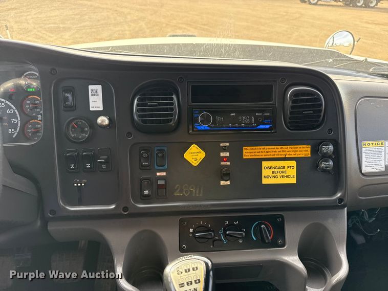 image for item EG2008 2016 Freightliner 108SD crane truck