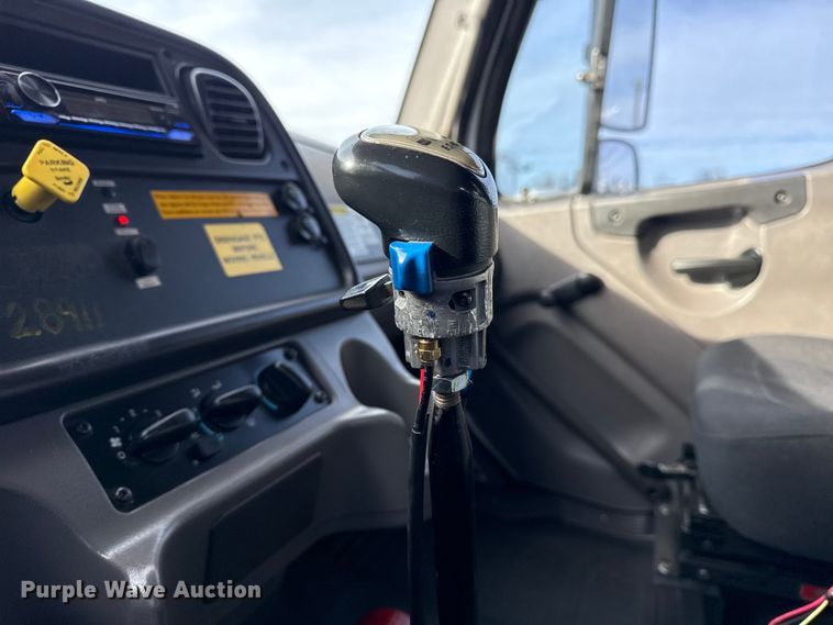 image for item EG2008 2016 Freightliner 108SD crane truck