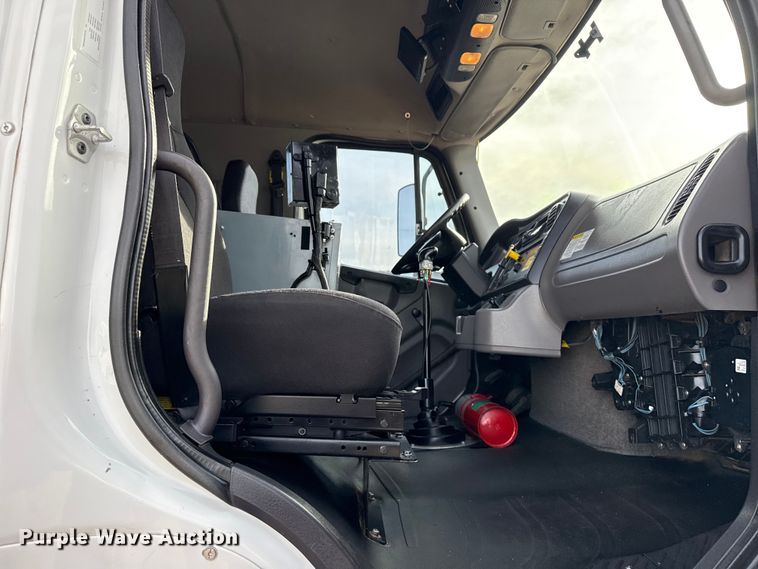 image for item EG2008 2016 Freightliner 108SD crane truck