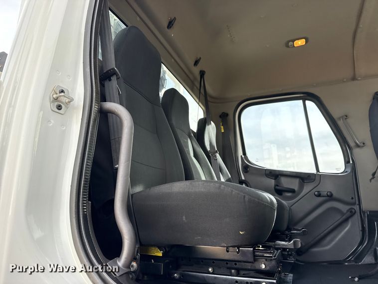 image for item EG2008 2016 Freightliner 108SD crane truck