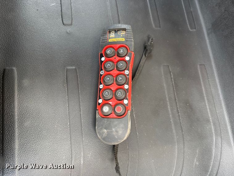 image for item EG2008 2016 Freightliner 108SD crane truck