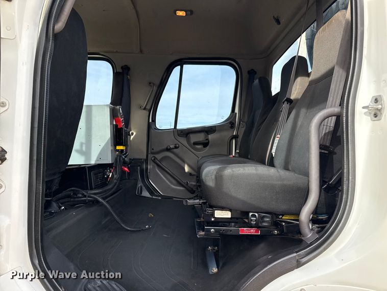 image for item EG2008 2016 Freightliner 108SD crane truck