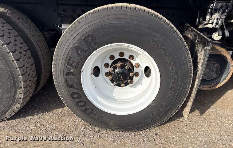 image for item EG2008 2016 Freightliner 108SD crane truck