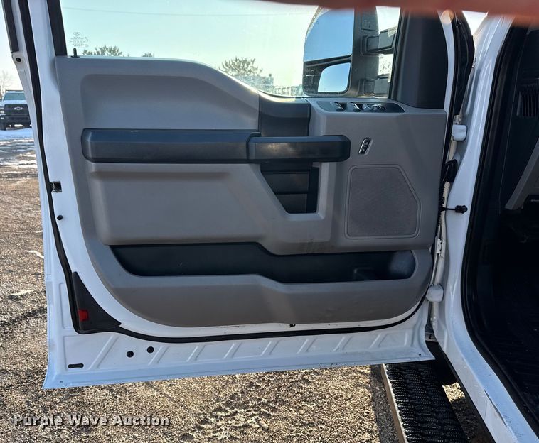 image for item EG2018 2017 Ford F250 Super Duty XL Ext. Cab utility bed pickup truck