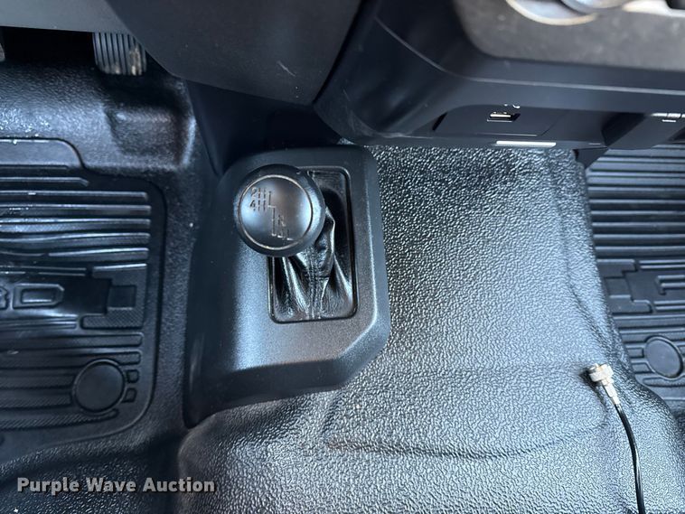 image for item EG2018 2017 Ford F250 Super Duty XL Ext. Cab utility bed pickup truck