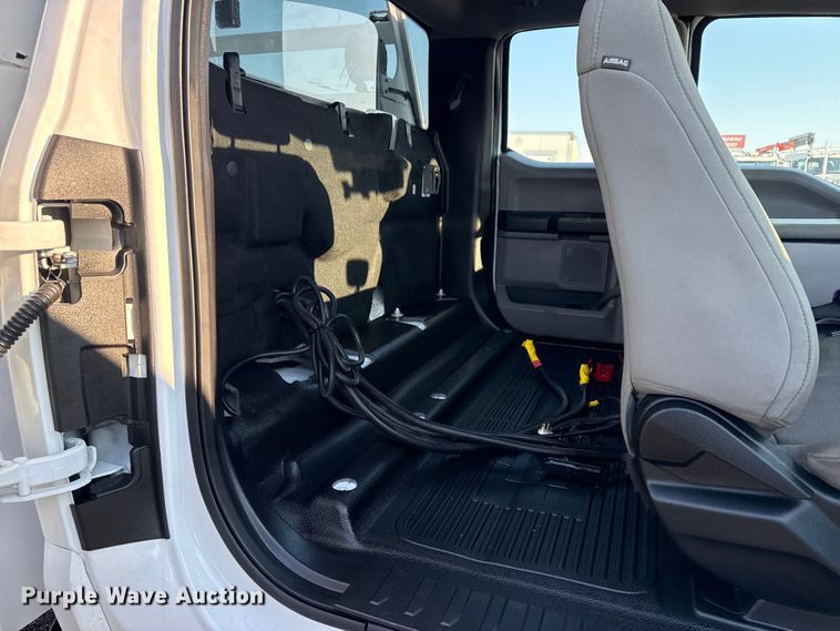 image for item EG2018 2017 Ford F250 Super Duty XL Ext. Cab utility bed pickup truck